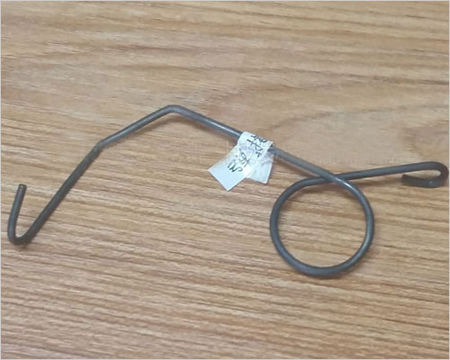 屋面瓦防風(fēng)扣-彈簧抗風(fēng)搭扣 彈簧抗風(fēng)搭扣適用于石板瓦的固定與安裝,起到支撐和固定主瓦的作用.應(yīng)用靈活,安裝簡便,固定效果優(yōu)異.