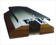 建筑變形縫 建筑變形縫在工業(yè)與民用建筑中,由于受氣溫變化,地基不均勻沉降以及地震等因素的影響,建筑結(jié)構(gòu)內(nèi)部將產(chǎn)生附加應(yīng)力和變形